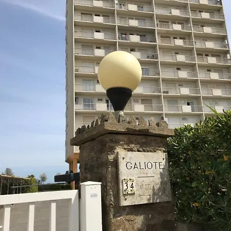 T2 Au Lavandou Avec Parking Et Vue Imprenable - Fr-1-308-82 르 라방두