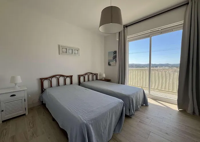 T2 Au Lavandou Avec Parking Et Vue Imprenable - Fr-1-308-82 아파트