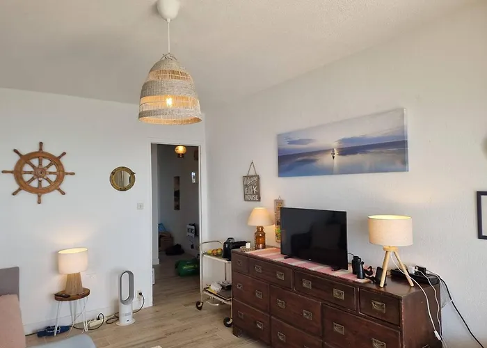 T2 Au Lavandou Avec Parking Et Vue Imprenable - Fr-1-308-82 아파트 르 라방두