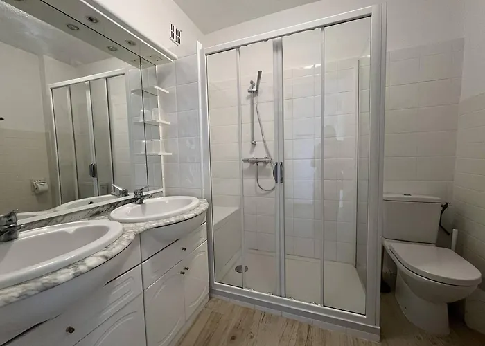 아파트 T2 Au Lavandou Avec Parking Et Vue Imprenable - Fr-1-308-82 르 라방두