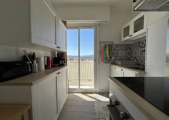 아파트 T2 Au Lavandou Avec Parking Et Vue Imprenable - Fr-1-308-82